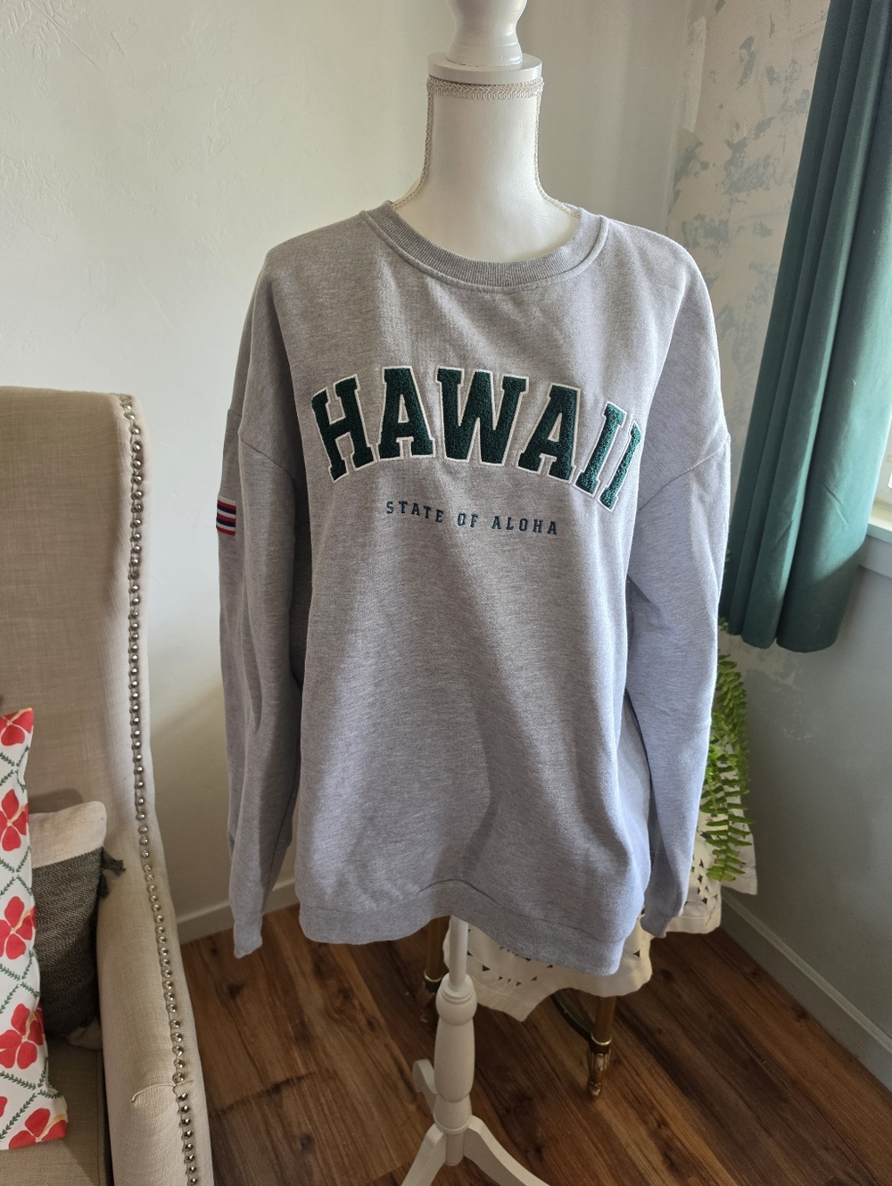 Hawaii Sweatshirt State Of Aloha - Gray NWOT